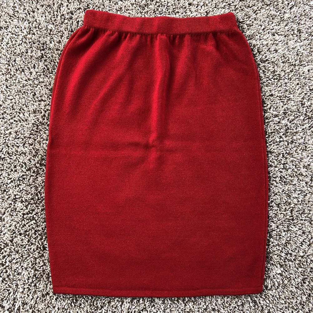 St John Collection Red Knit Mini Skirt Size 6 Excellent Condition Made In USA